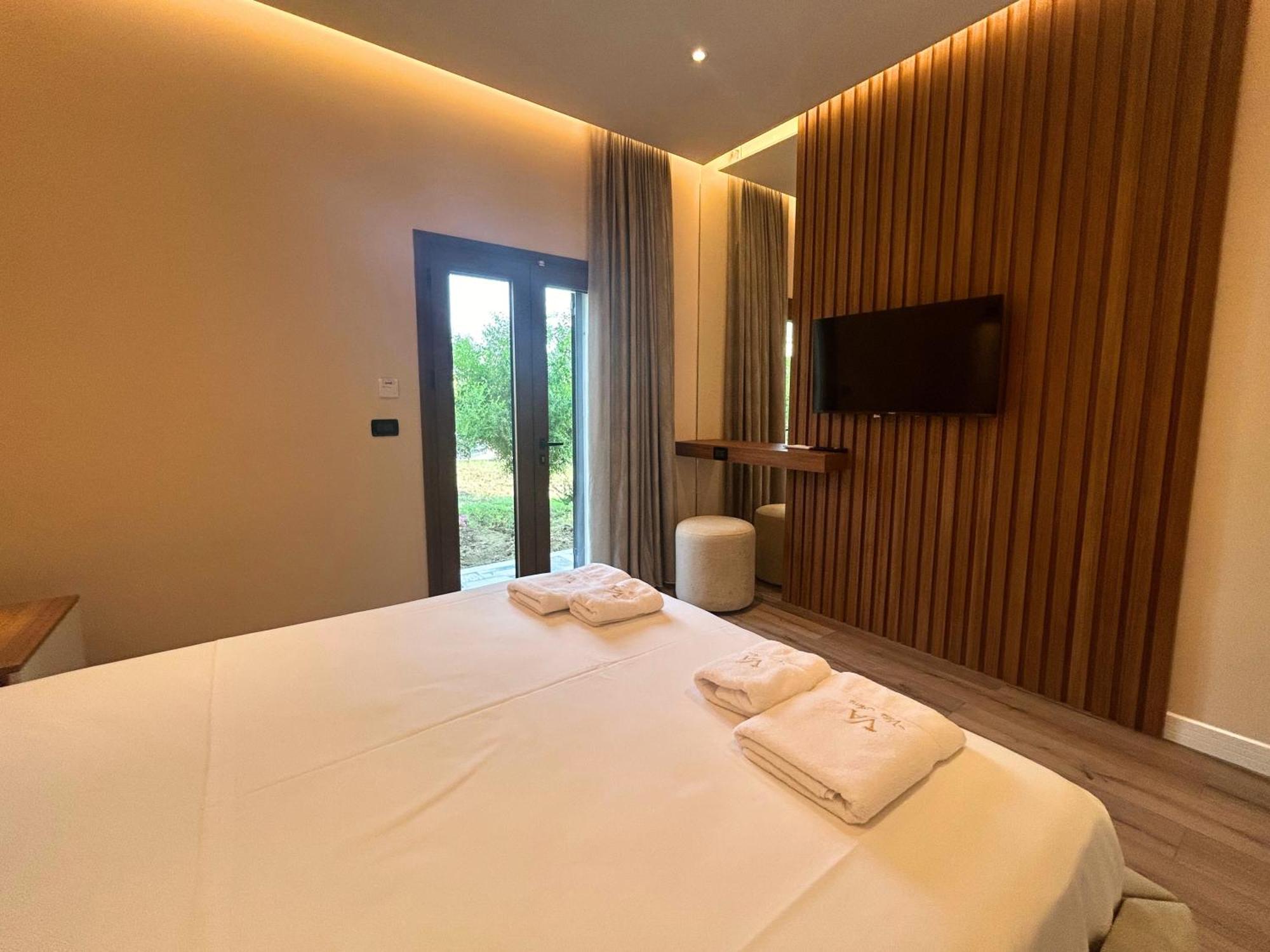 Ami Hotell